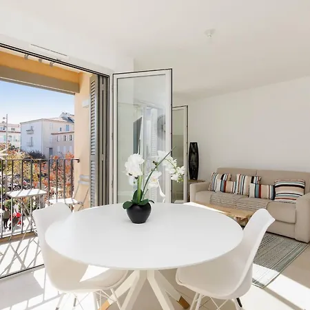 Apartment Calypso- Superbe Perle, Vieil Antibes, Wifi, Climatisation Antibes